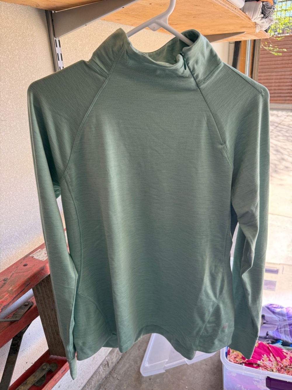 Lightweight M Sage Green Long Sleeve Pullover